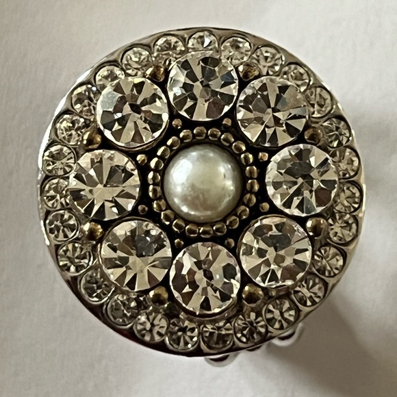 3/$25 💋 Elegant Silver and Gold Crystal Rhinestone Stretch Ring - Picture 2 of 7